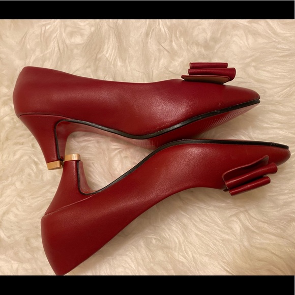 Red Short Heel Pumps👠 - Picture 5 of 8